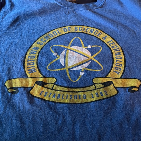 Marvel Funko Midtown School of Science & Tech SpiderMan Homecoming Tee - Picture 2 of 6
